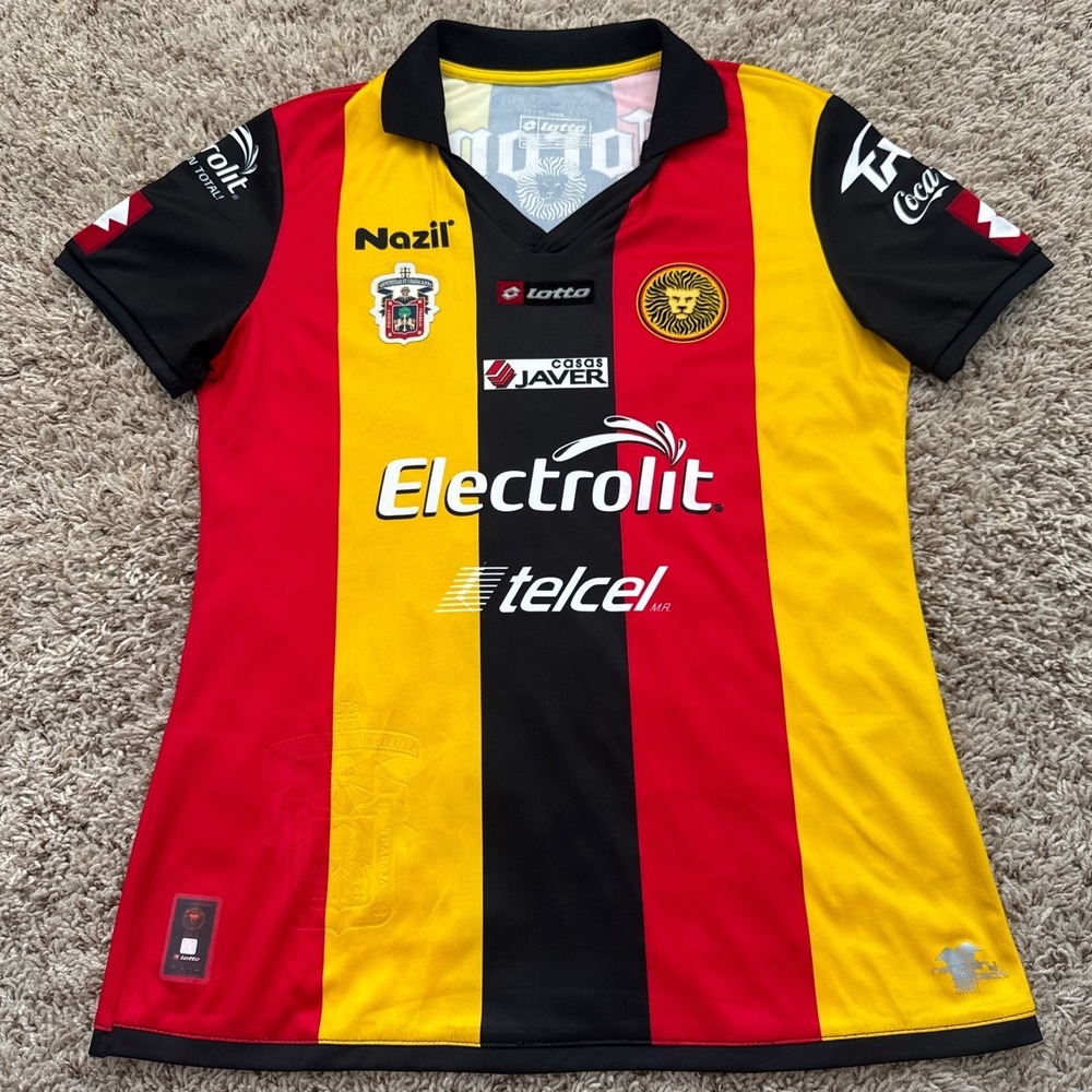 Lotto Leones Negros UdeG Soccer Jersey Women Medium Red Yellow Black 2014-2015